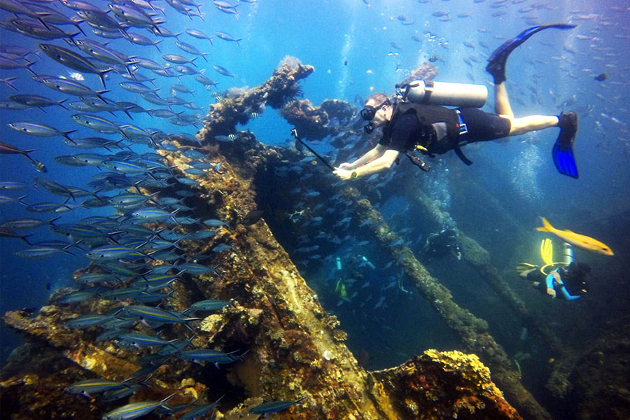 shipwreck scuba diving tulamben