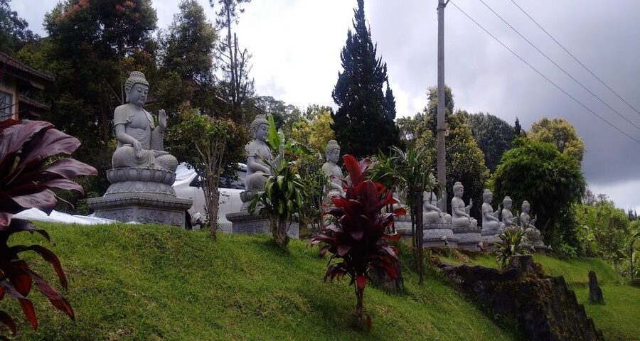 vihara mahavira baturiti - tabanan interesting places to visit - bali touristic
